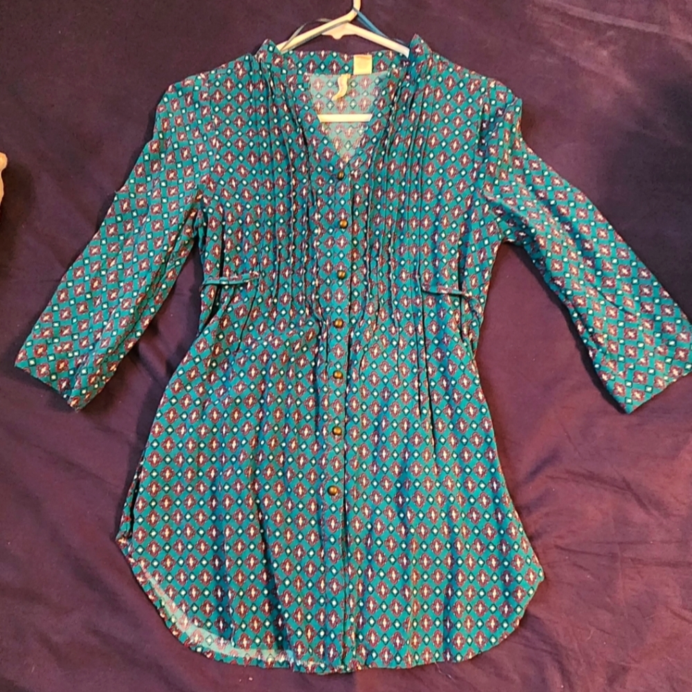 Cute fitted blouse